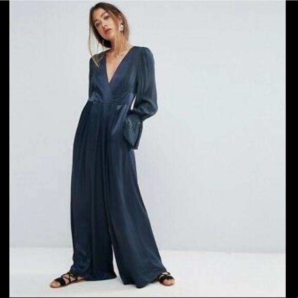 FREE PEOPLE “Not Your Baby” Satin Wide Leg Deep V High Waist Jumpsuit Size 0/XS - Picture 7 of 16